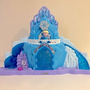 Little People Frozen Castle.